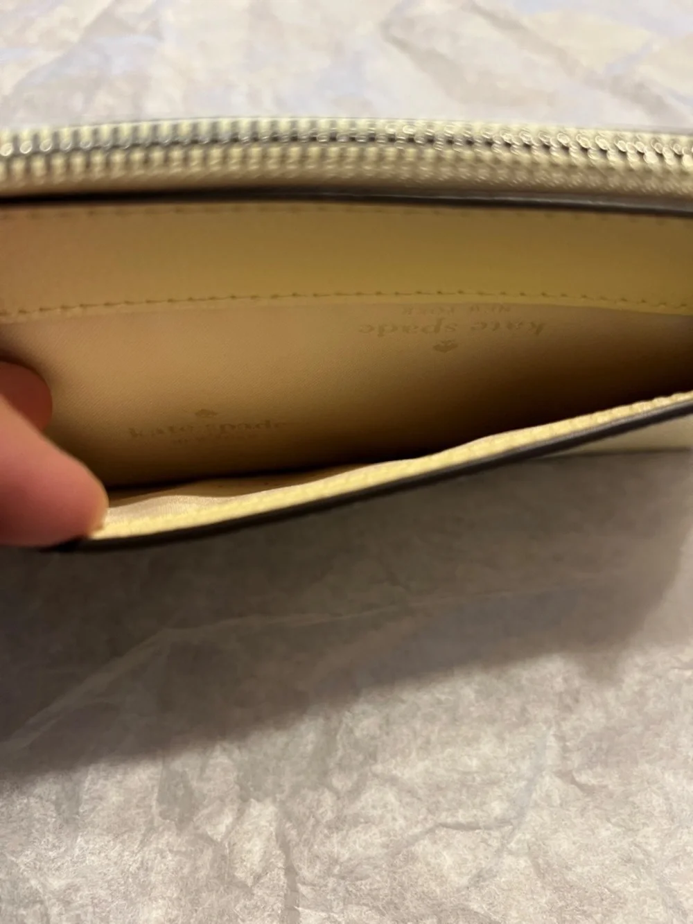 NWT kate spade Yellow Floral Appliqué Wristlet Lemon Fond. (700) YPM Lucy